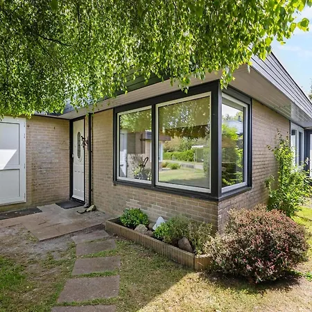 In Sint Maartenszee Near Sandy Holiday home *