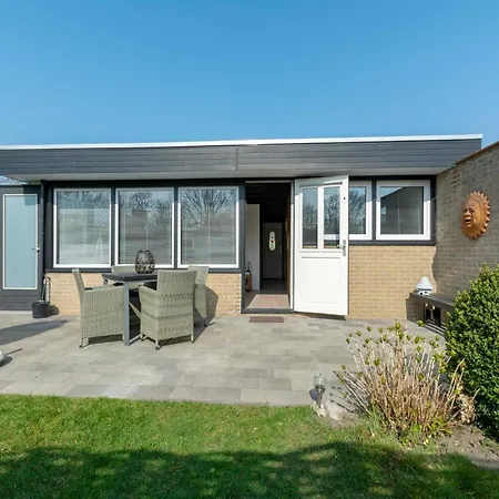 In Sint Maartenszee Near Sandy Holiday home *